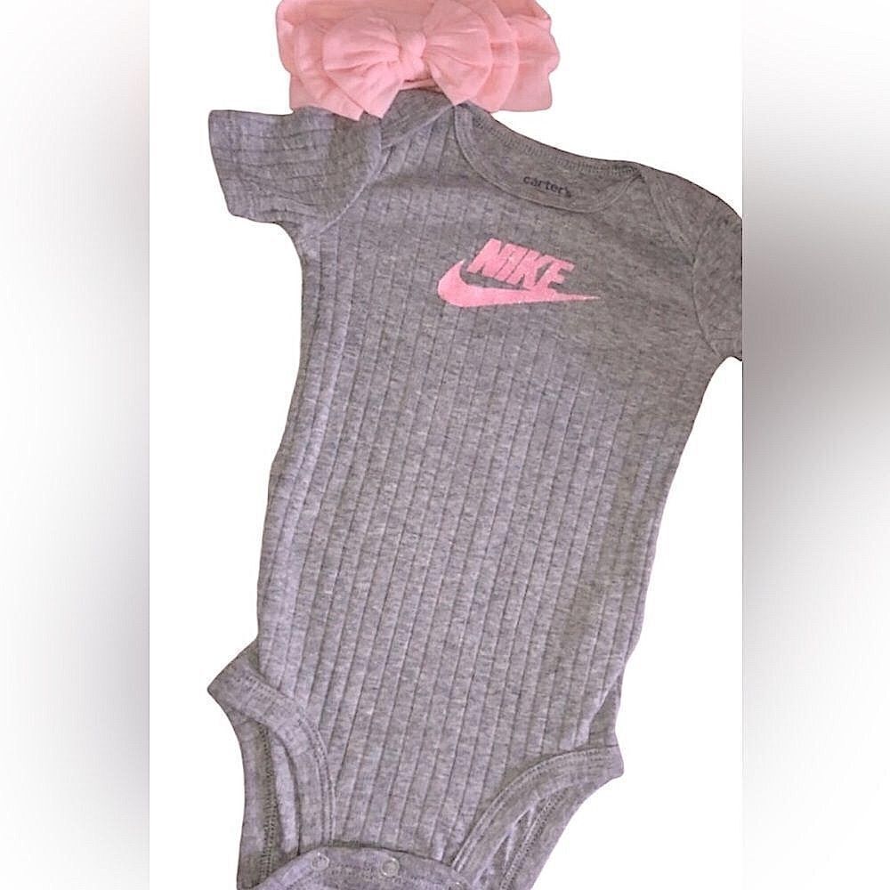 Super cute onzie bow set for size 3-6months